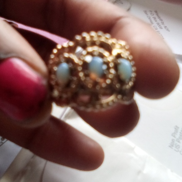 Ring - Picture 2 of 5